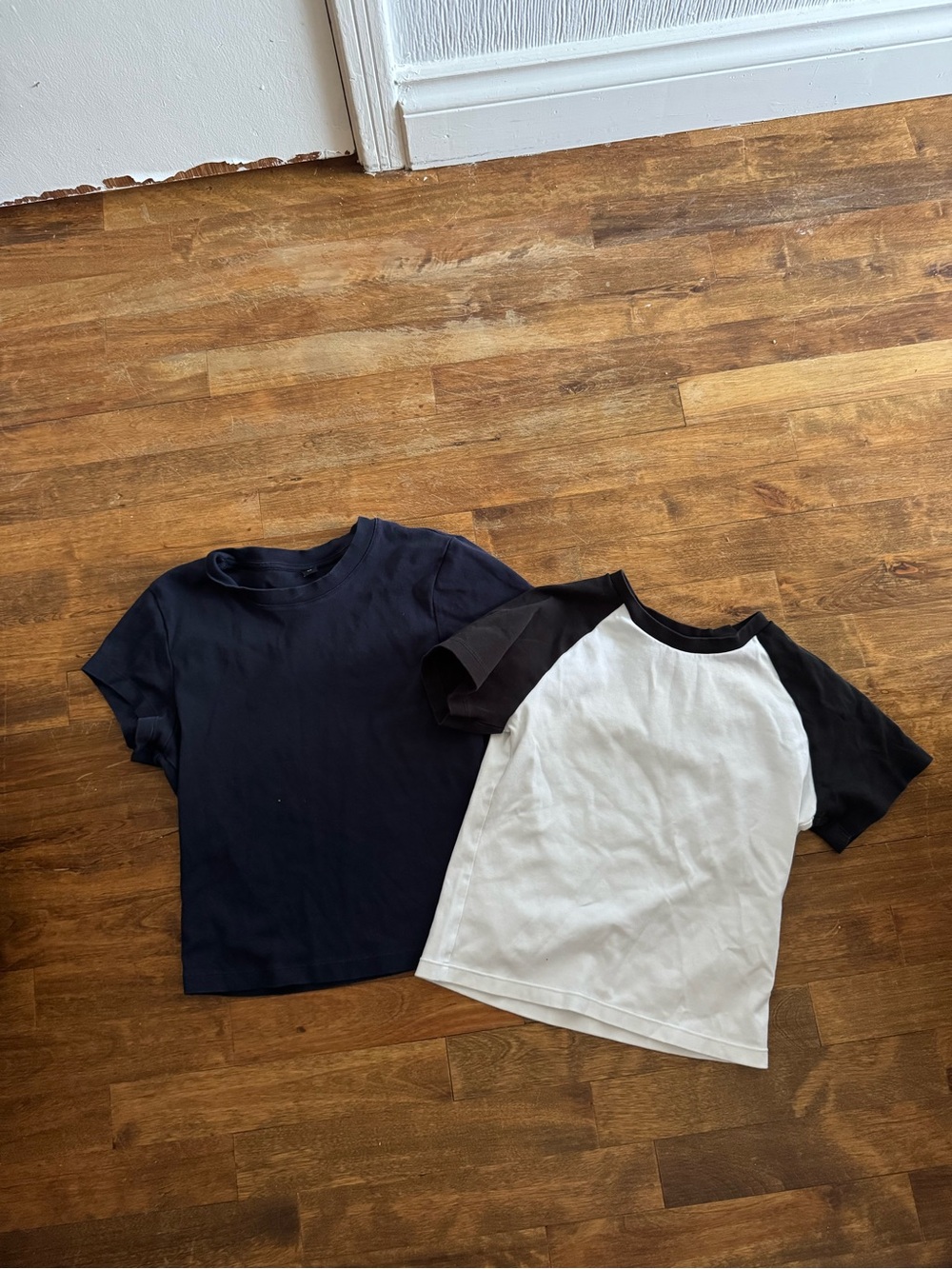 Uniqlo Navy Short Sleeve Tee & White with Black Baseball Tee Bundle